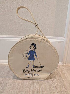 Vintage White Betsy McCall 1950's Pretty Pac Doll Case with Handle